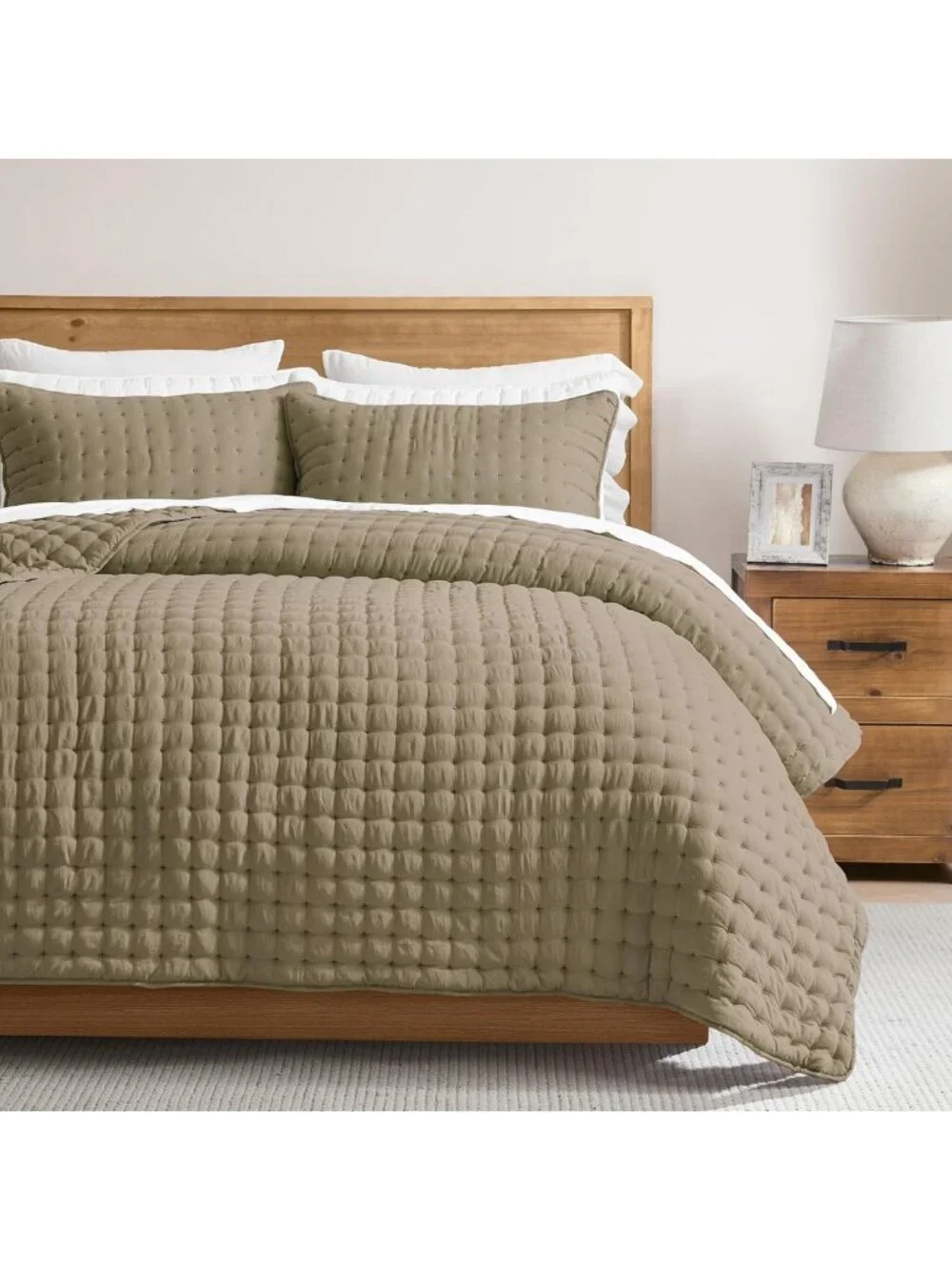 King Size Lightweight Quilt Set with 2 Pillow Shams - Soft Bedspread for All